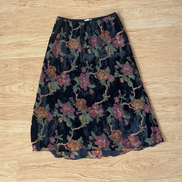 |Max Studio| Floral Velvet Midi Skirt Woman’s Medium Stretch Waist - Picture 2 of 8